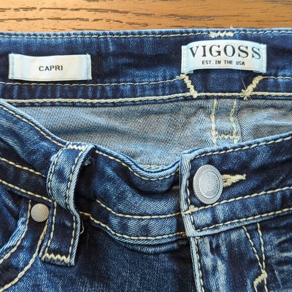 Vigoss Denim Capri Jeans‎ size 4 With Embroidered Pockets & Sequins Details - Picture 6 of 13